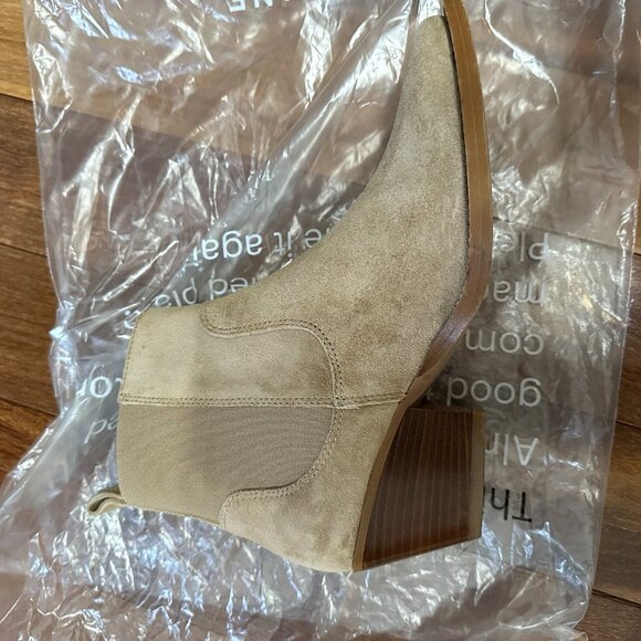 Everlane Western Style Suede Ankle Boots - Picture 8 of 12